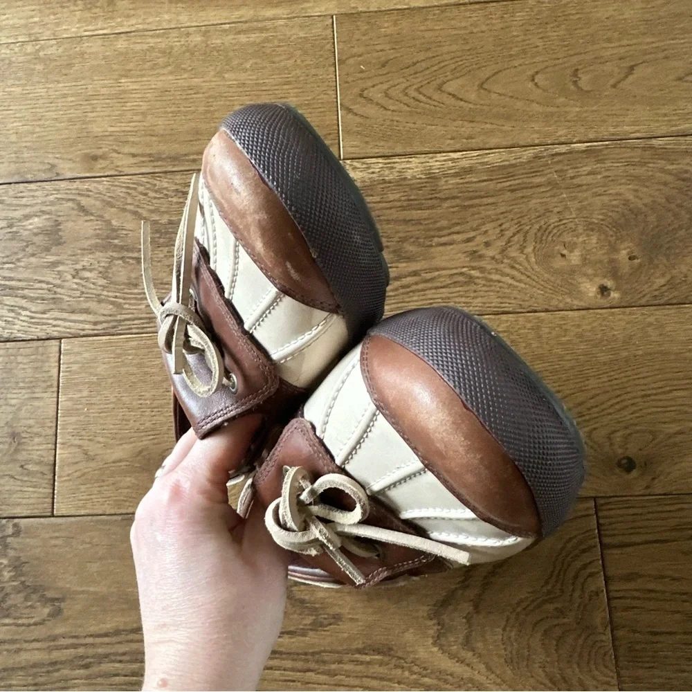 UGG Ashdale Duck Shoes Sz 10